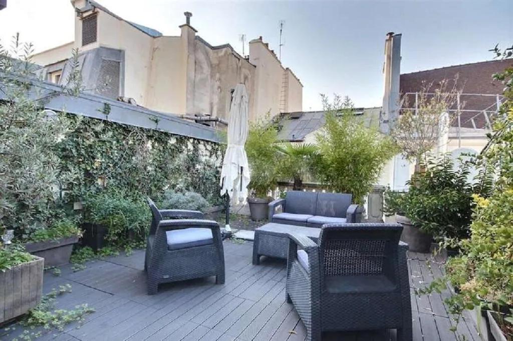 Louvre Terrace Apartment *