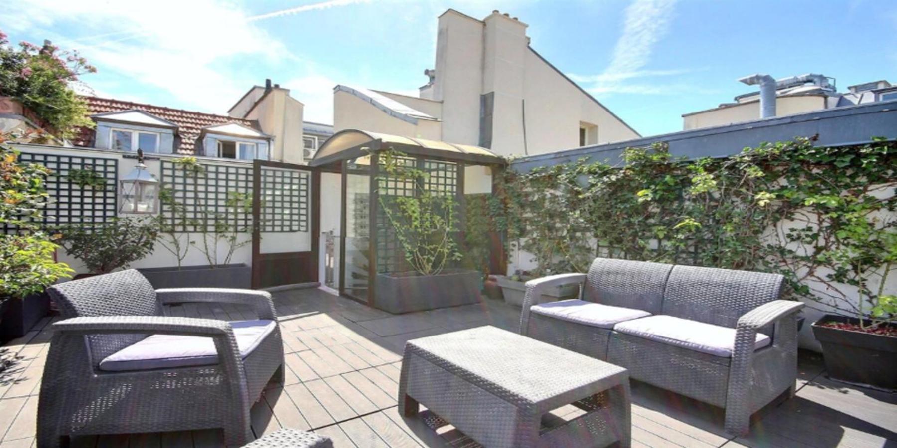 Louvre Terrace Apartment