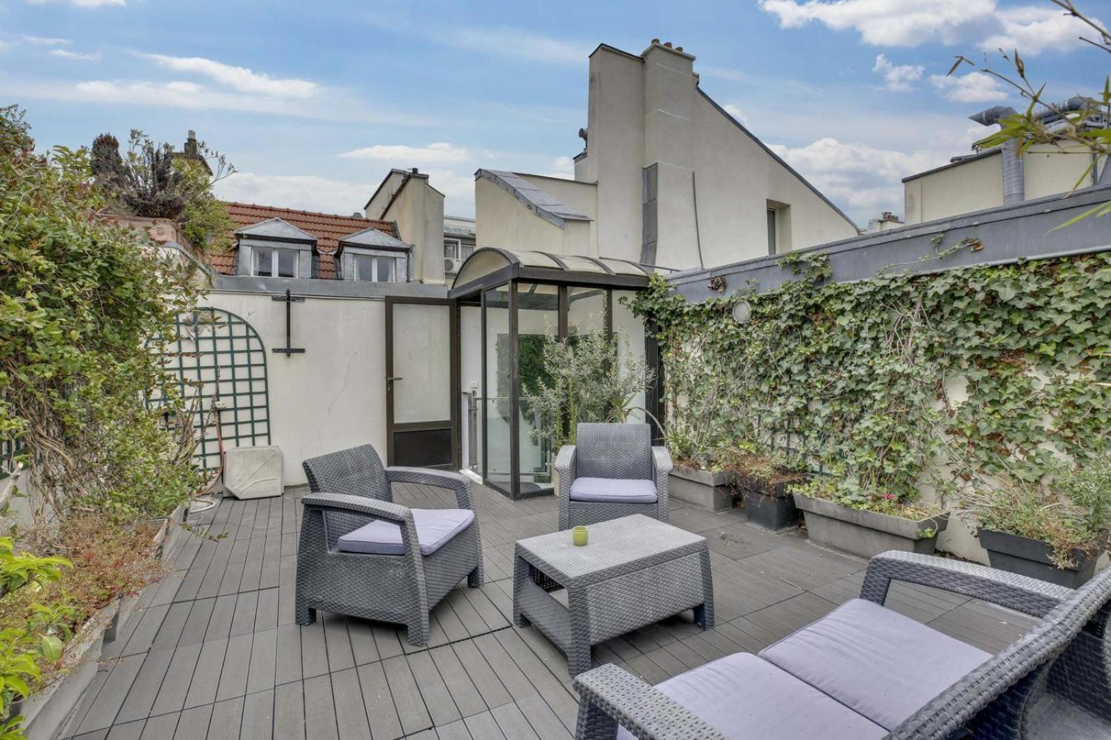 Apartment Louvre Terrace Paris