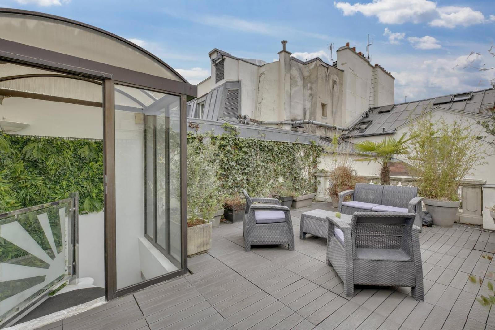 Apartment Louvre Terrace Paris